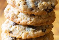 Chewy Oatmeal Raisin Delights