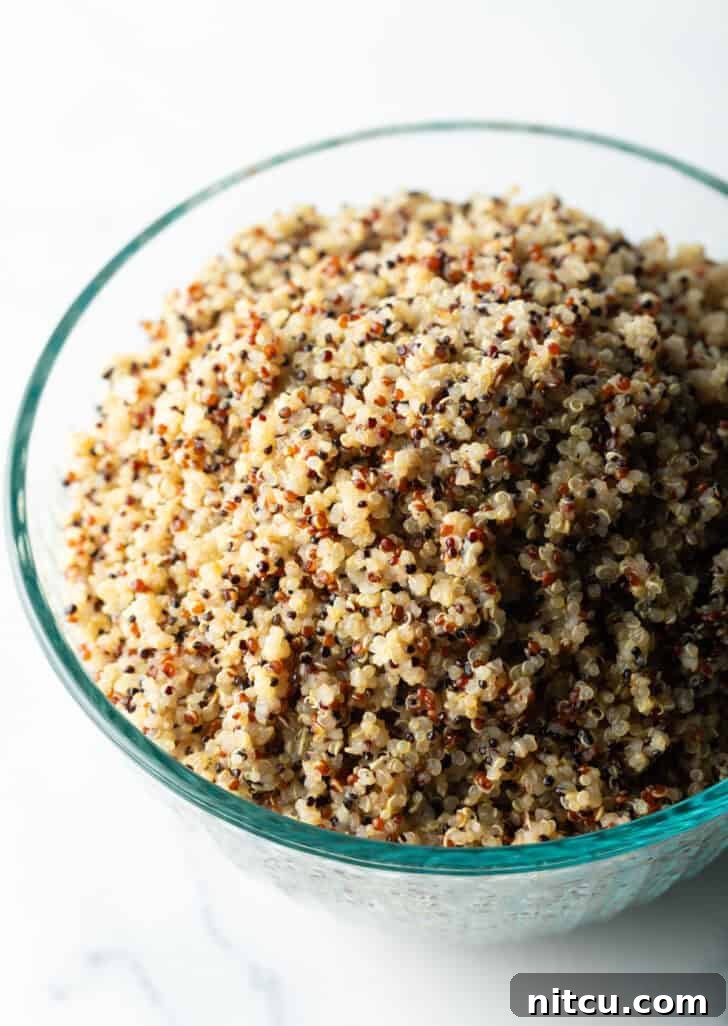 Perfectly Fluffy Quinoa 2 Glass bowl of fluffy quinoa.